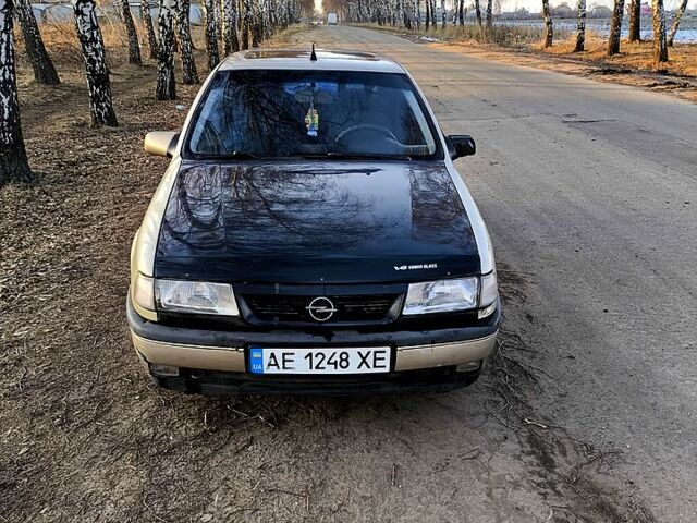 Сірий Опель Вектра, об'ємом двигуна 2 л та пробігом 123 тис. км за 1600 $, фото 4 на Automoto.ua