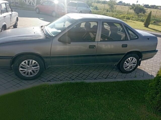 Сірий Опель Вектра, об'ємом двигуна 1.8 л та пробігом 300 тис. км за 1188 $, фото 4 на Automoto.ua