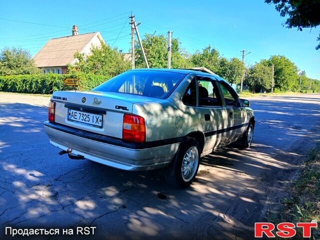 Серый Опель Вектра, объемом двигателя 1.8 л и пробегом 0 тыс. км за 1250 $, фото 7 на Automoto.ua