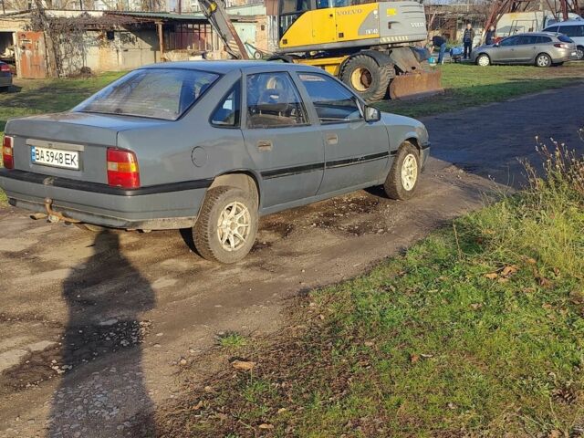 Сірий Опель Вектра, об'ємом двигуна 1.8 л та пробігом 300 тис. км за 1200 $, фото 3 на Automoto.ua