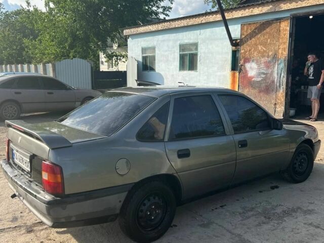 Сірий Опель Вектра, об'ємом двигуна 1.8 л та пробігом 311 тис. км за 1800 $, фото 5 на Automoto.ua