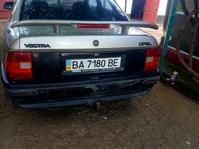 Сірий Опель Вектра, об'ємом двигуна 1.6 л та пробігом 650 тис. км за 500 $, фото 2 на Automoto.ua