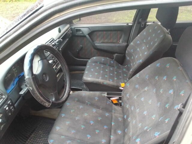 Серый Опель Вектра, объемом двигателя 2 л и пробегом 342 тыс. км за 1150 $, фото 6 на Automoto.ua