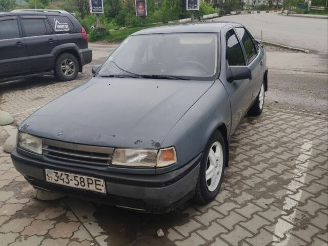 Серый Опель Вектра, объемом двигателя 2 л и пробегом 300 тыс. км за 1250 $, фото 1 на Automoto.ua