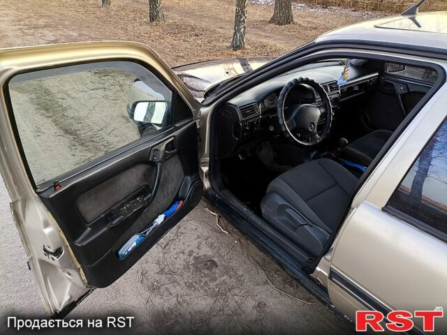Сірий Опель Вектра, об'ємом двигуна 2 л та пробігом 123 тис. км за 1600 $, фото 6 на Automoto.ua