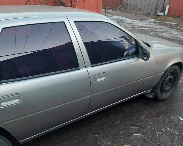 Серый Опель Вектра, объемом двигателя 0 л и пробегом 267 тыс. км за 1850 $, фото 3 на Automoto.ua