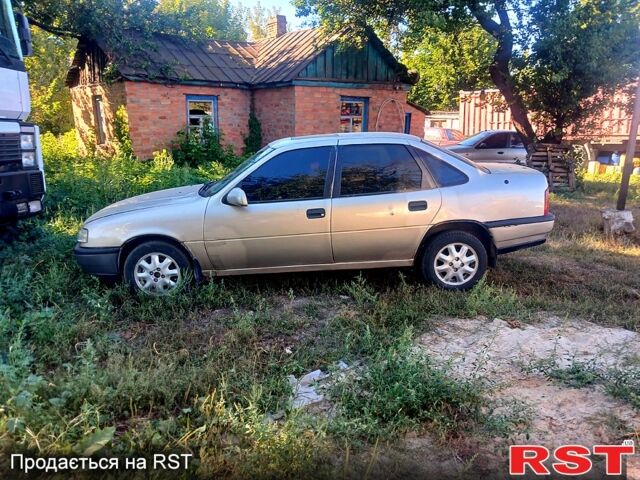 Сірий Опель Вектра, об'ємом двигуна 1.6 л та пробігом 210 тис. км за 1250 $, фото 3 на Automoto.ua
