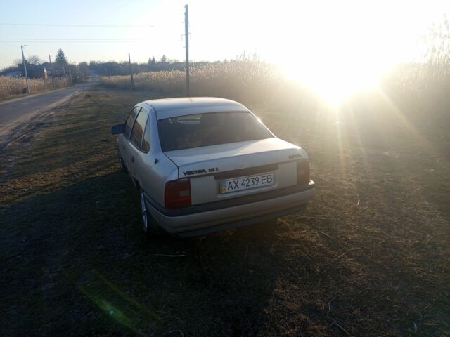 Сірий Опель Вектра, об'ємом двигуна 1.8 л та пробігом 194 тис. км за 2000 $, фото 2 на Automoto.ua