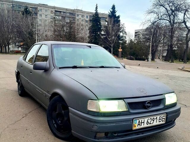 Сірий Опель Вектра, об'ємом двигуна 2 л та пробігом 180 тис. км за 1180 $, фото 1 на Automoto.ua