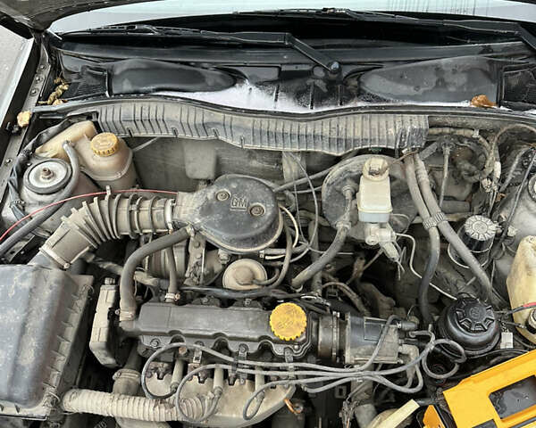 Сірий Опель Вектра, об'ємом двигуна 1.6 л та пробігом 270 тис. км за 1600 $, фото 9 на Automoto.ua