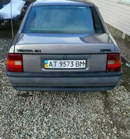 Сірий Опель Вектра, об'ємом двигуна 1.6 л та пробігом 300 тис. км за 1170 $, фото 5 на Automoto.ua