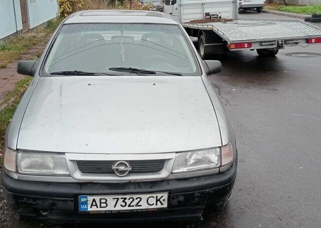 Серый Опель Вектра, объемом двигателя 1.8 л и пробегом 330 тыс. км за 899 $, фото 1 на Automoto.ua