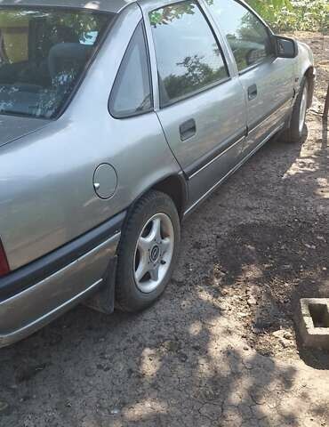 Сірий Опель Вектра, об'ємом двигуна 1.8 л та пробігом 260 тис. км за 1500 $, фото 1 на Automoto.ua