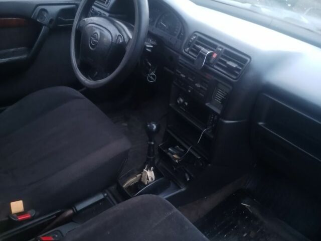 Сірий Опель Вектра, об'ємом двигуна 2.5 л та пробігом 300 тис. км за 2500 $, фото 5 на Automoto.ua