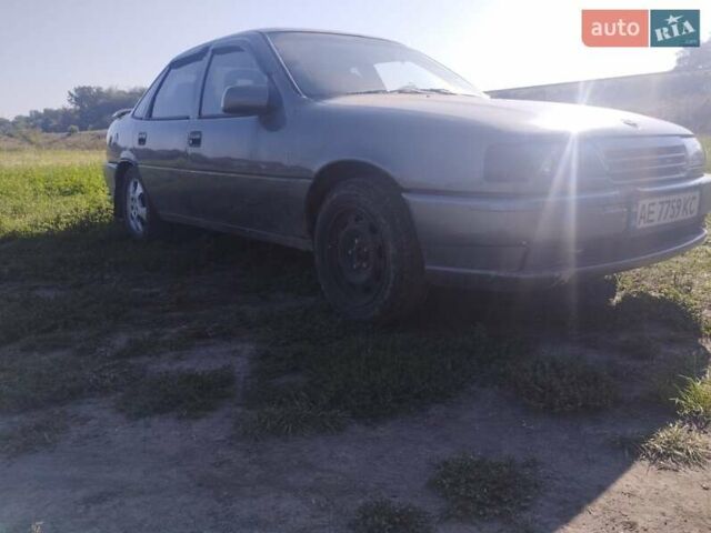 Серый Опель Вектра, объемом двигателя 2.5 л и пробегом 357 тыс. км за 3000 $, фото 6 на Automoto.ua