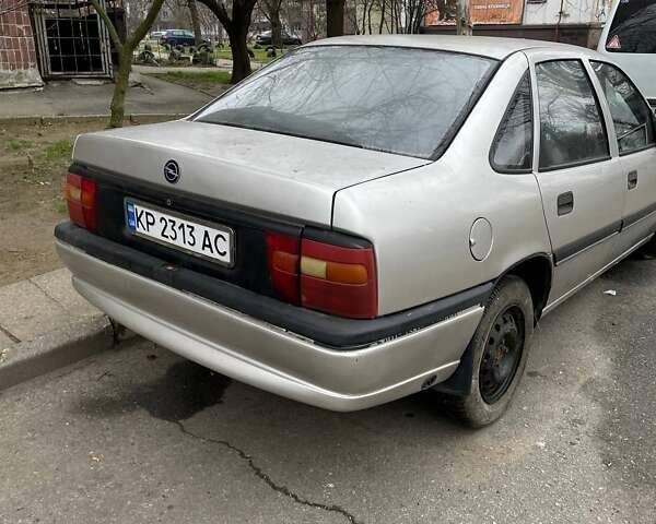 Сірий Опель Вектра, об'ємом двигуна 1.6 л та пробігом 321 тис. км за 1800 $, фото 2 на Automoto.ua