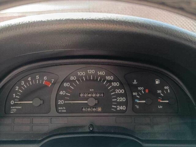 Сірий Опель Вектра, об'ємом двигуна 1.8 л та пробігом 320 тис. км за 2200 $, фото 8 на Automoto.ua