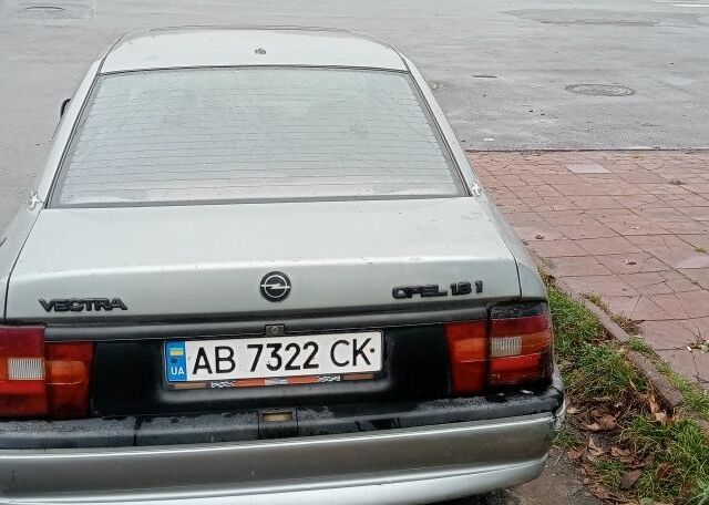 Серый Опель Вектра, объемом двигателя 1.8 л и пробегом 330 тыс. км за 899 $, фото 4 на Automoto.ua