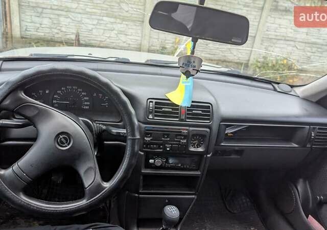Сірий Опель Вектра, об'ємом двигуна 1.6 л та пробігом 350 тис. км за 1450 $, фото 9 на Automoto.ua