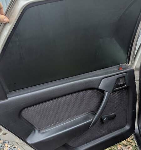 Сірий Опель Вектра, об'ємом двигуна 1.6 л та пробігом 350 тис. км за 1450 $, фото 7 на Automoto.ua