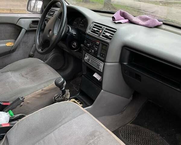 Сірий Опель Вектра, об'ємом двигуна 1.6 л та пробігом 321 тис. км за 1800 $, фото 4 на Automoto.ua