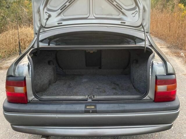 Сірий Опель Вектра, об'ємом двигуна 1.8 л та пробігом 545 тис. км за 2500 $, фото 1 на Automoto.ua