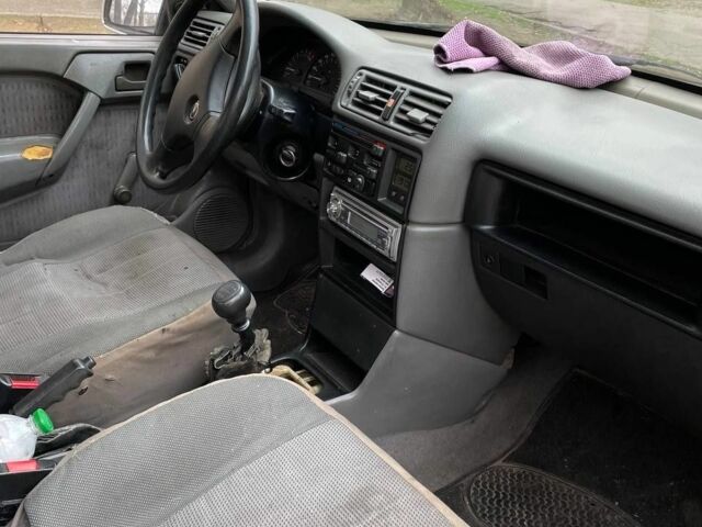 Серый Опель Вектра, объемом двигателя 1.6 л и пробегом 278 тыс. км за 1800 $, фото 2 на Automoto.ua