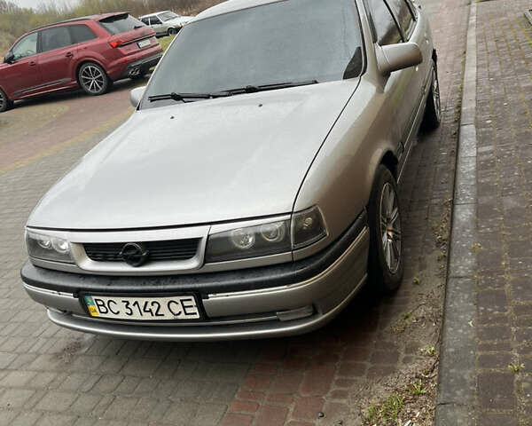 Сірий Опель Вектра, об'ємом двигуна 1.8 л та пробігом 500 тис. км за 3000 $, фото 9 на Automoto.ua