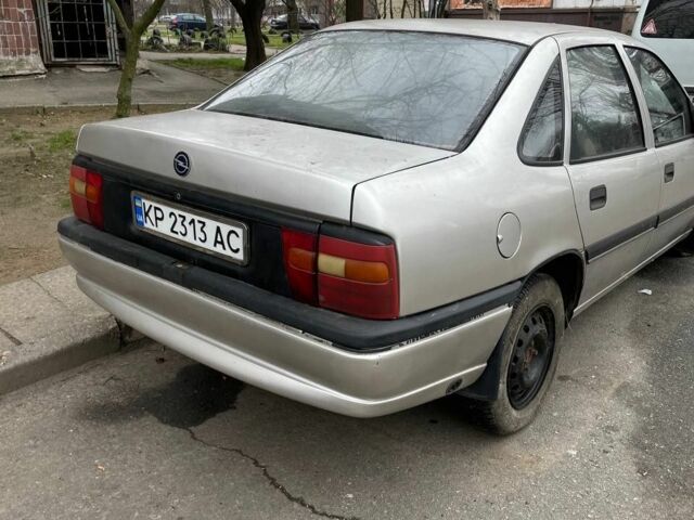 Серый Опель Вектра, объемом двигателя 1.6 л и пробегом 278 тыс. км за 1800 $, фото 3 на Automoto.ua