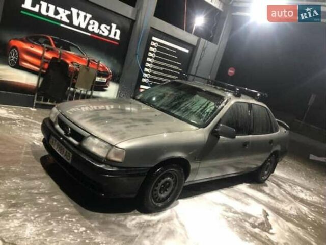 Серый Опель Вектра, объемом двигателя 1.6 л и пробегом 413 тыс. км за 1200 $, фото 4 на Automoto.ua