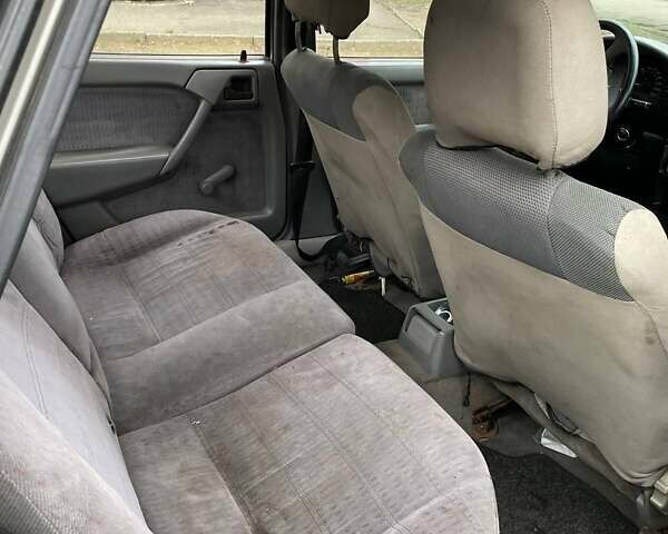 Сірий Опель Вектра, об'ємом двигуна 1.6 л та пробігом 321 тис. км за 1800 $, фото 3 на Automoto.ua