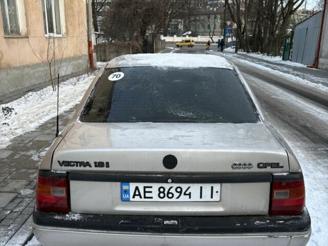 Серый Опель Вектра, объемом двигателя 1.8 л и пробегом 360 тыс. км за 1100 $, фото 3 на Automoto.ua