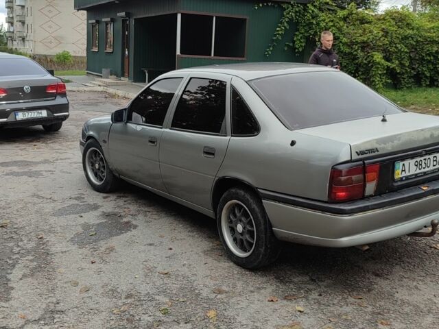 Опель Вектра 1993 в Погребище на Automoto.ua Серый Опель Вектра, объемом двигателя 1 л и пробегом 250 тыс. км за 1200 $, фото 2 на Automoto.ua