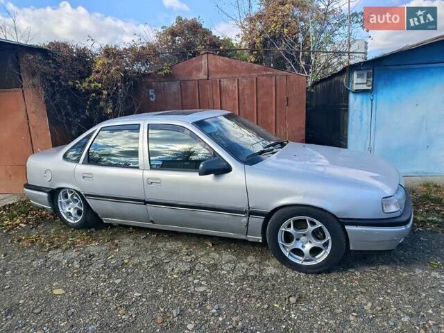 Серый Опель Вектра, объемом двигателя 1.8 л и пробегом 380 тыс. км за 1000 $, фото 3 на Automoto.ua