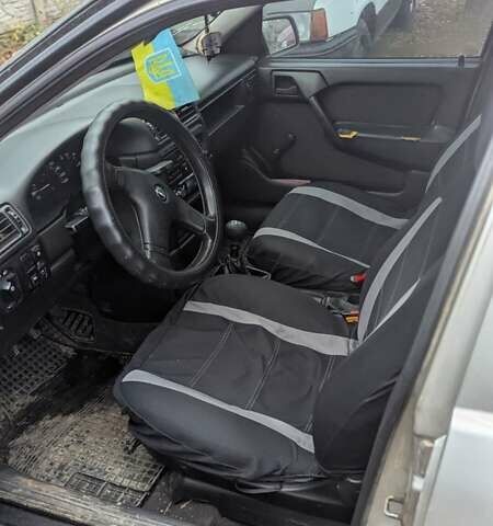 Сірий Опель Вектра, об'ємом двигуна 1.6 л та пробігом 350 тис. км за 1450 $, фото 5 на Automoto.ua