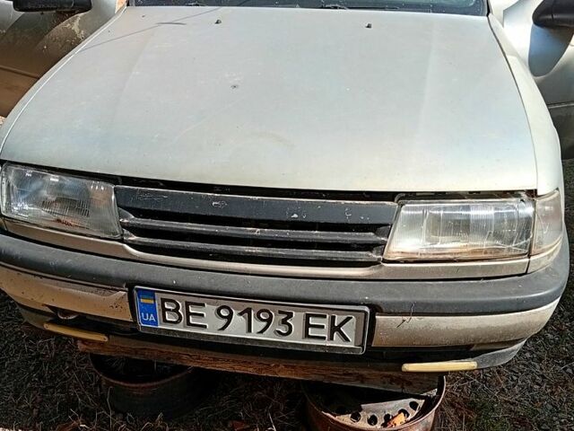 Серый Опель Вектра, объемом двигателя 2 л и пробегом 0 тыс. км за 500 $, фото 1 на Automoto.ua