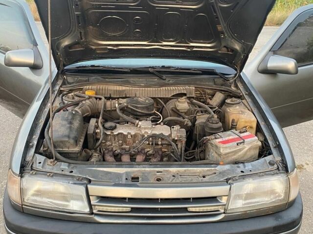 Сірий Опель Вектра, об'ємом двигуна 1.8 л та пробігом 545 тис. км за 2500 $, фото 5 на Automoto.ua