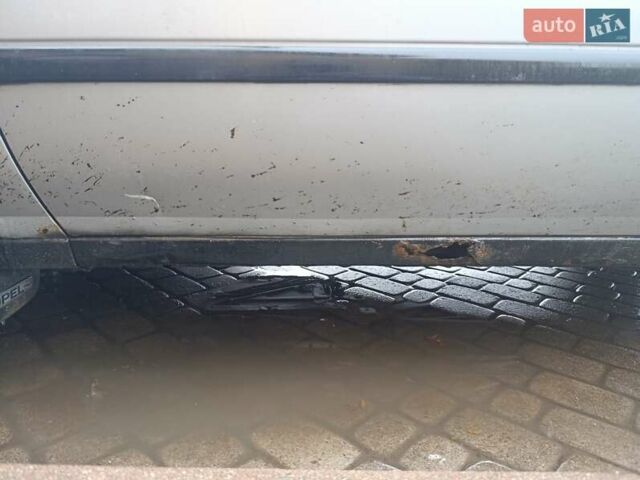 Серый Опель Вектра, объемом двигателя 2 л и пробегом 300 тыс. км за 800 $, фото 2 на Automoto.ua