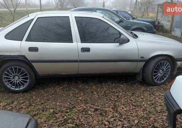 Сірий Опель Вектра, об'ємом двигуна 1.6 л та пробігом 350 тис. км за 1450 $, фото 3 на Automoto.ua