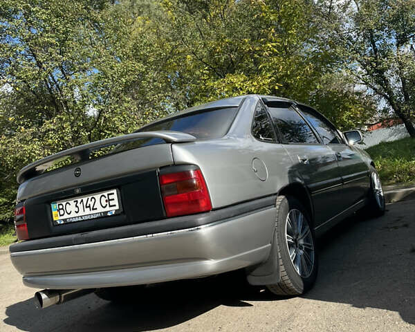 Сірий Опель Вектра, об'ємом двигуна 1.8 л та пробігом 500 тис. км за 3000 $, фото 13 на Automoto.ua