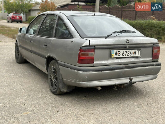 Серый Опель Вектра, объемом двигателя 1.8 л и пробегом 211 тыс. км за 500 $, фото 5 на Automoto.ua
