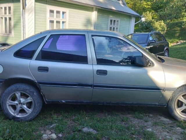 Серый Опель Вектра, объемом двигателя 1.8 л и пробегом 270 тыс. км за 1200 $, фото 4 на Automoto.ua