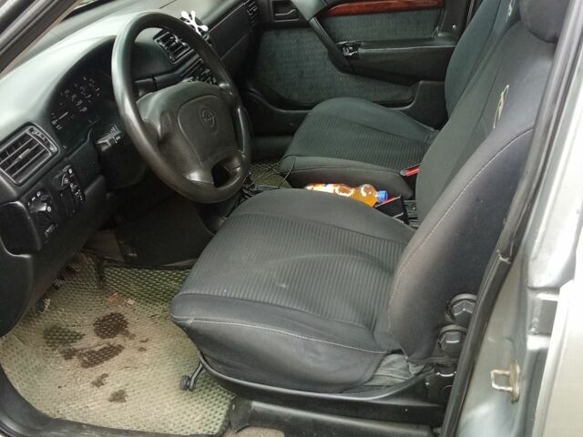 Серый Опель Вектра, объемом двигателя 2 л и пробегом 435 тыс. км за 1600 $, фото 4 на Automoto.ua