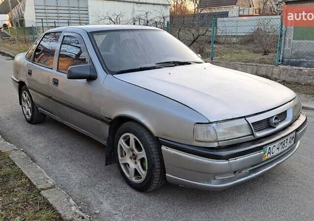 Серый Опель Вектра, объемом двигателя 2 л и пробегом 325 тыс. км за 950 $, фото 7 на Automoto.ua