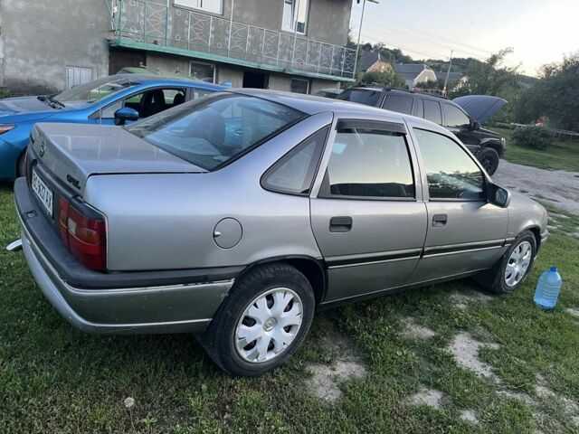 Серый Опель Вектра, объемом двигателя 1.7 л и пробегом 260 тыс. км за 1450 $, фото 5 на Automoto.ua