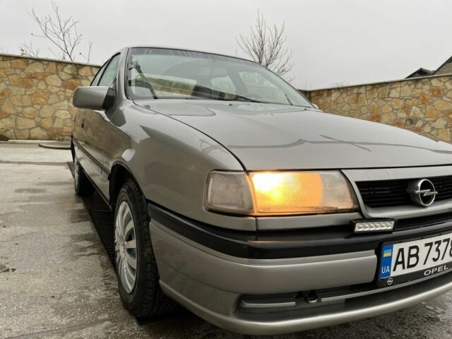 Серый Опель Вектра, объемом двигателя 1.6 л и пробегом 210 тыс. км за 1950 $, фото 3 на Automoto.ua