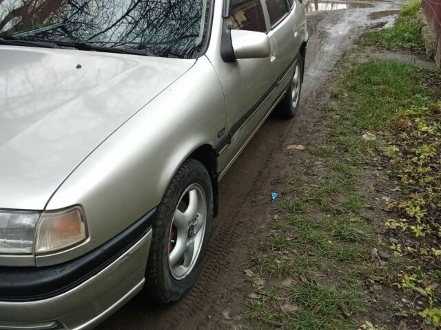 Серый Опель Вектра, объемом двигателя 2 л и пробегом 435 тыс. км за 1600 $, фото 5 на Automoto.ua