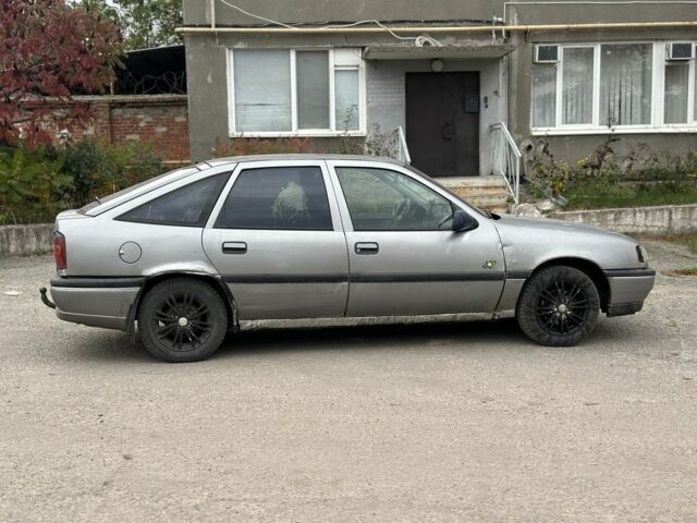 Серый Опель Вектра, объемом двигателя 1.8 л и пробегом 211 тыс. км за 650 $, фото 5 на Automoto.ua