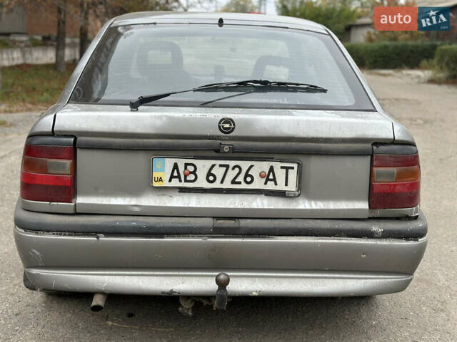 Серый Опель Вектра, объемом двигателя 1.8 л и пробегом 211 тыс. км за 500 $, фото 4 на Automoto.ua