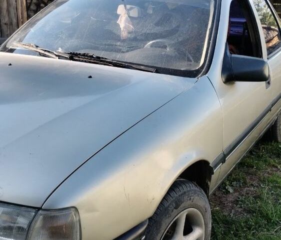 Серый Опель Вектра, объемом двигателя 1.8 л и пробегом 270 тыс. км за 1200 $, фото 3 на Automoto.ua